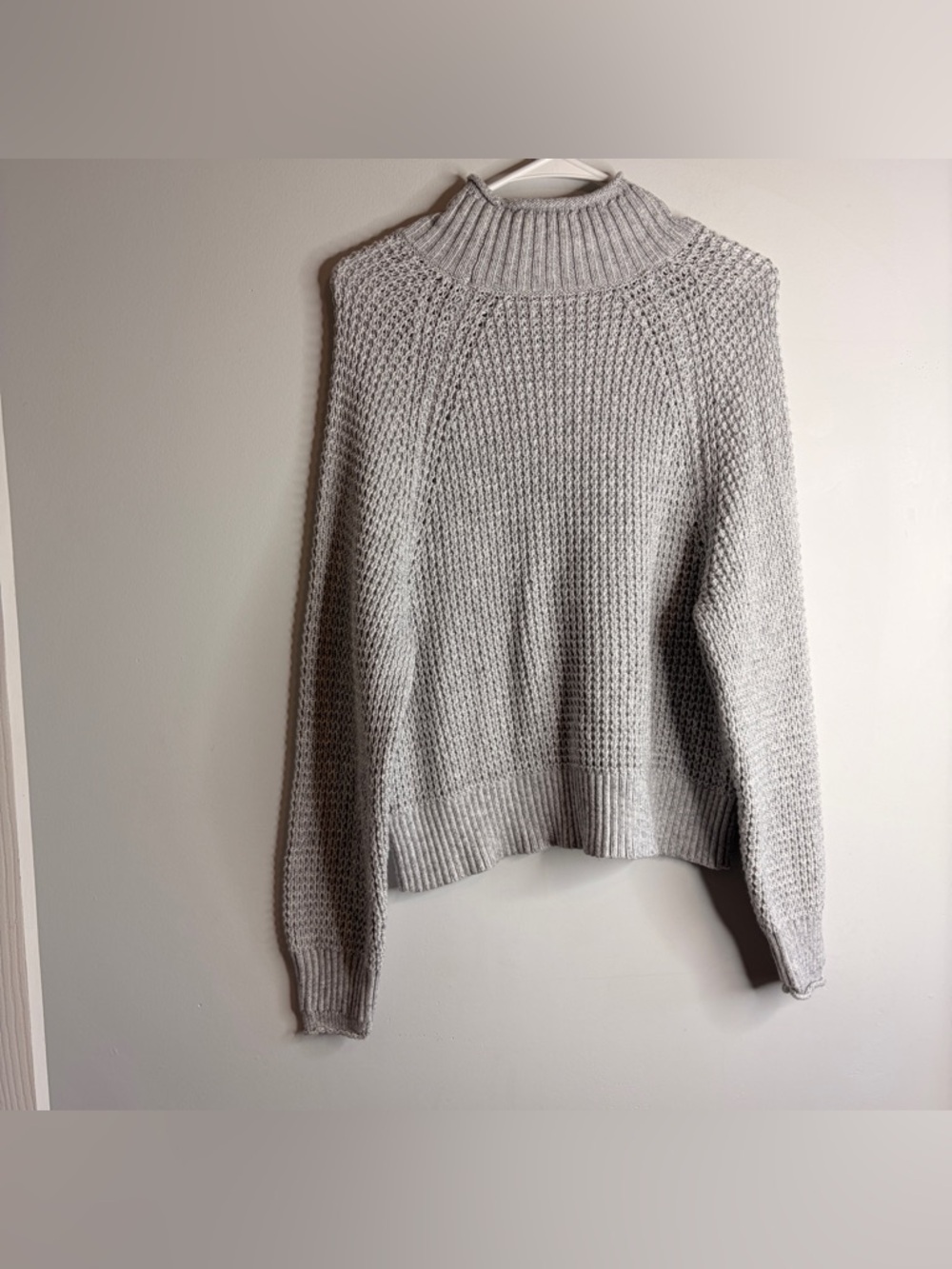 American Eagle Cozy Light Gray Knit Mock Neck Sweater Medium - Picture 5 of 5